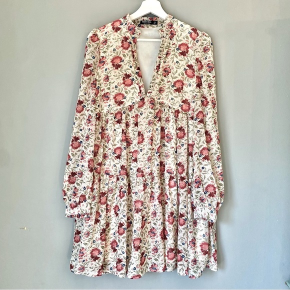 Nasty Gal Bohemian, Off-White & Pink, Long-Sleeved, Flowy, Floral, V-Neck Dress - Picture 4 of 16